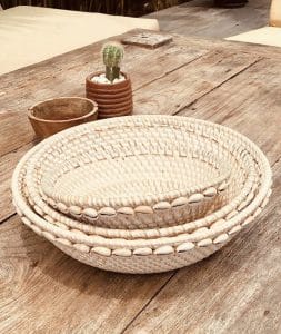 ROUND SHELLS TRAY blanco
