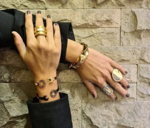 Anillo Tuerca relieve oro
